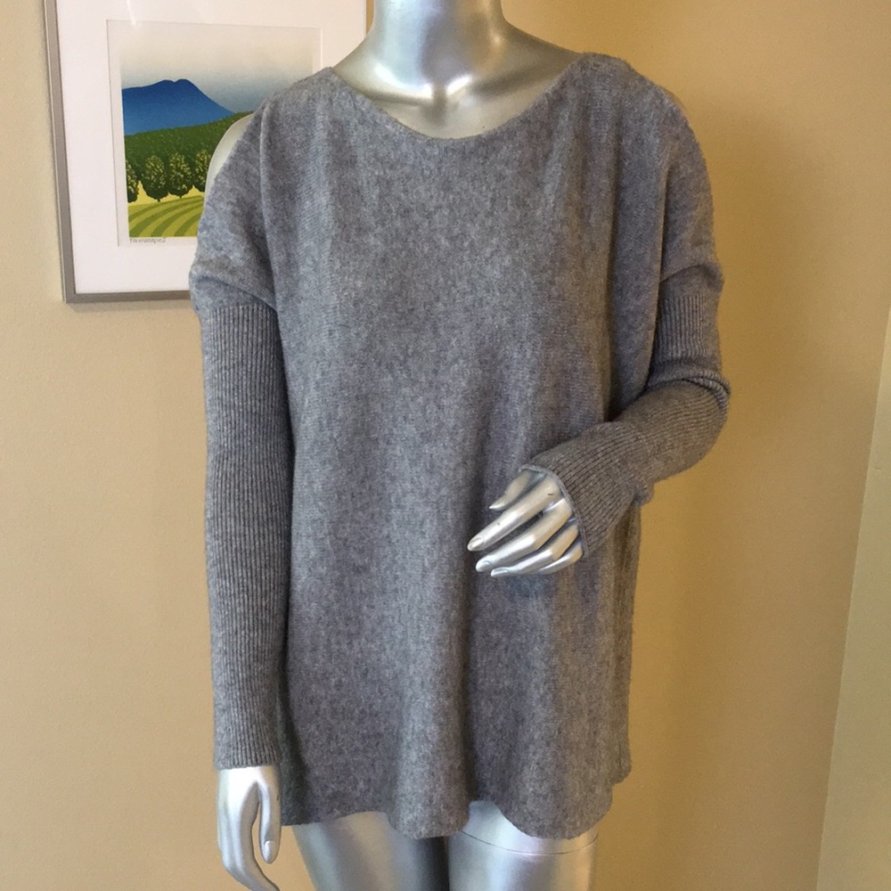 LOLA Made In Italy | Cold Shoulder Sweater